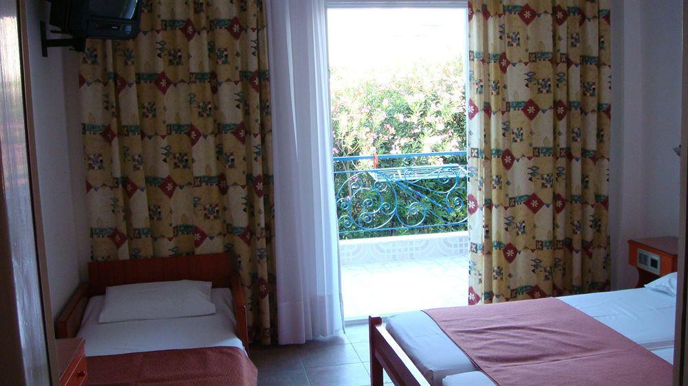 Victor Eleni Hotel Ханиоти Экстерьер фото