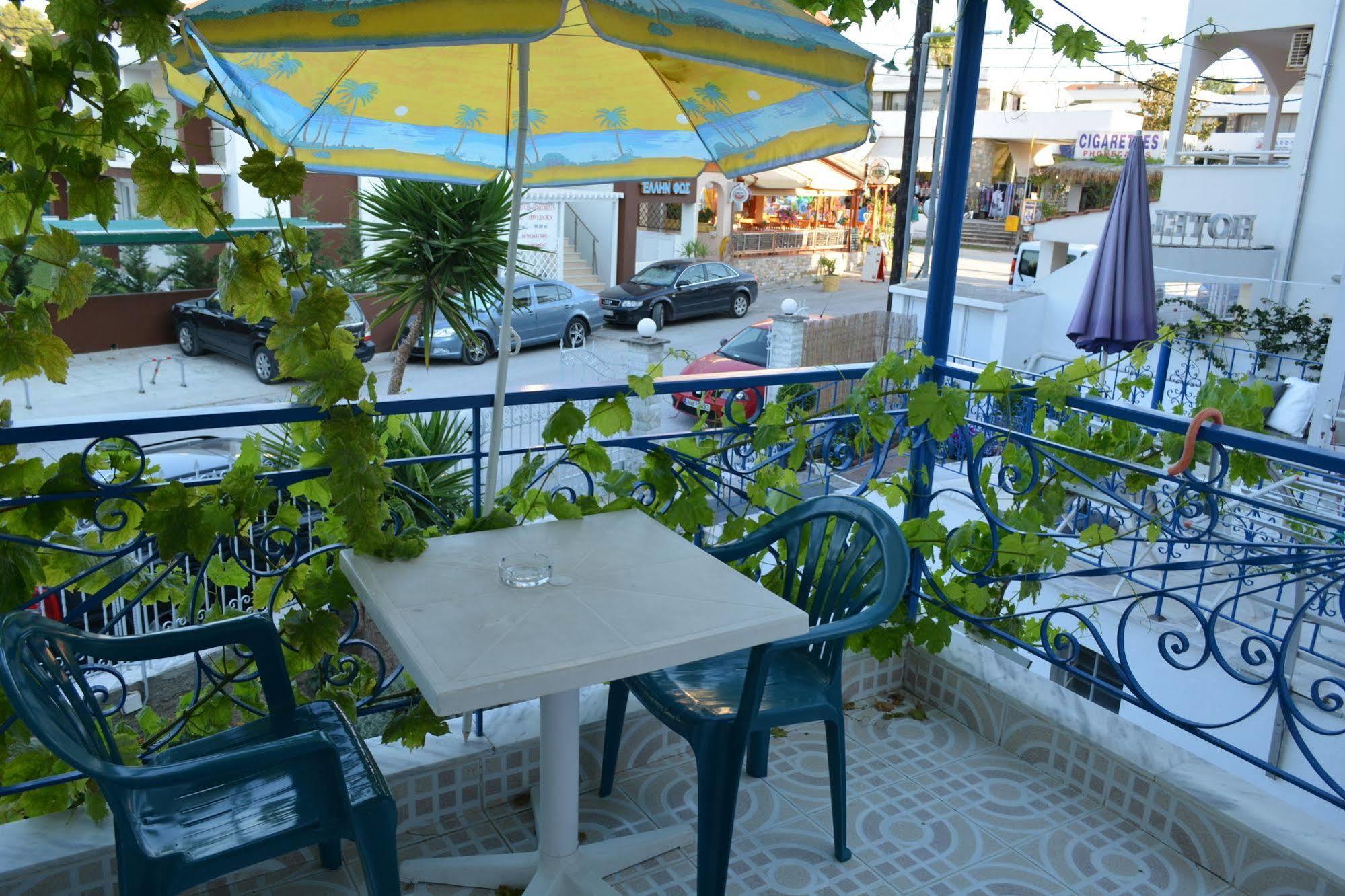 Victor Eleni Hotel Ханиоти Экстерьер фото